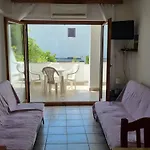 公寓 Josip Mit Blick Auf Wasser By Interhome