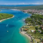 Josip Mit Blick Auf Wasser By Interhome 普纳特