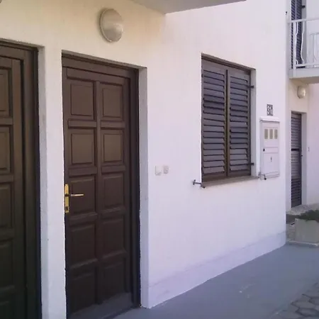 Josip Mit Blick Auf Wasser By Interhome Apartamento Punat
