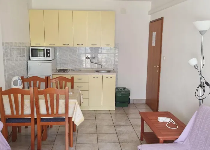 Josip Mit Blick Auf Wasser By Interhome Daire *