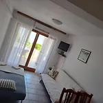Apartmán Josip Mit Blick Auf Wasser By Interhome *